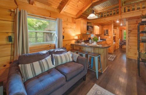 Lookout Valley Neighborhood Association House | Thomas Cabin Forest Tiny Cabin With Hot Tub