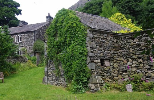 Hartsop Cottage | THOMAS COTTAGE, pet friendly, with open fire in Ullswater