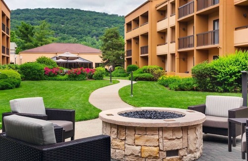 Mahwah House | Thomas Edison National Historical Park Tour! 2 Units! Pets Allowed, Parking!