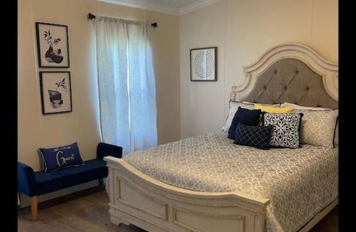 Pine Grove House | Thomas House