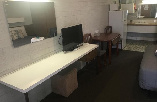 Tocumwal Hotel | Thomas Lodge Motel