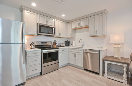 Plymouth Cultural District Condo | Thomas Sea Suites