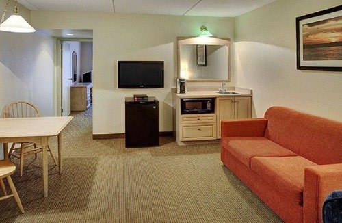 Thompson Hotel | Thompson's Best Value Inn & Suites