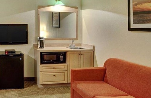 Thompson Hotel | Thompson's Best Value Inn & Suites
