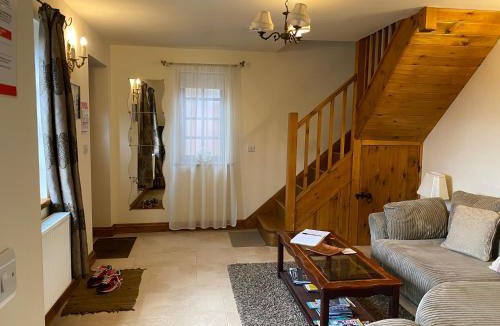 Flaxton House | Thompsons Arms Cottages