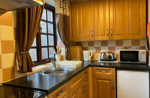 Flaxton House | Thompsons Arms Cottages