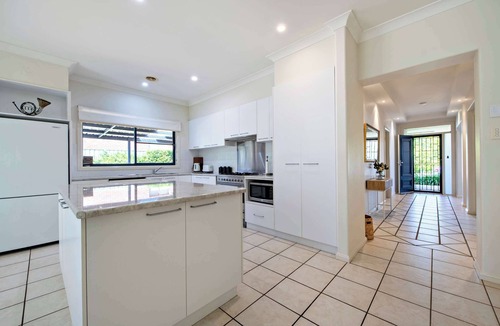 Dubbo House | Thorby House - Comfort & Convenience, Pets Allowed