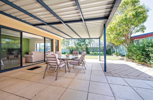 Dubbo House | Thorby House - Comfort & Convenience, Pets Allowed