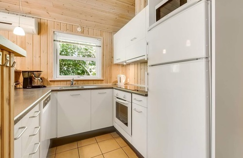 Hou House | "Thorketil" - 1.1km from the sea by Interhome