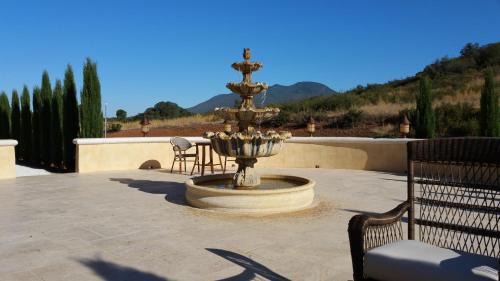 Lower Lake Bed & Breakfast | Thorn Hill Vineyards Villa Suites