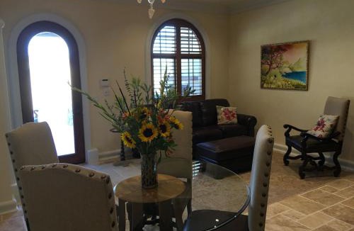 Lower Lake Bed & Breakfast | Thorn Hill Vineyards Villa Suites