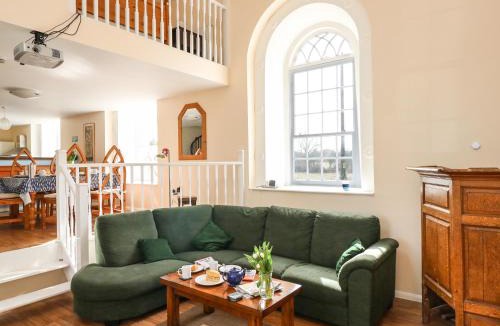 Merrion House | Thorne Chapel