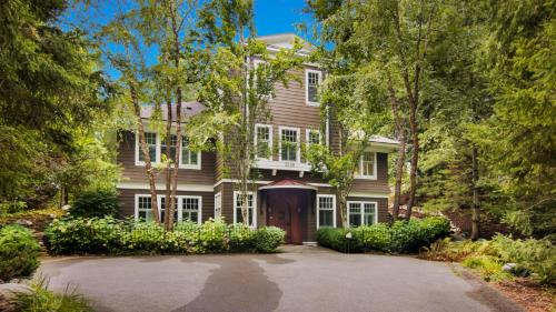 Harbor Springs House | Thorne Swift Lakehouse