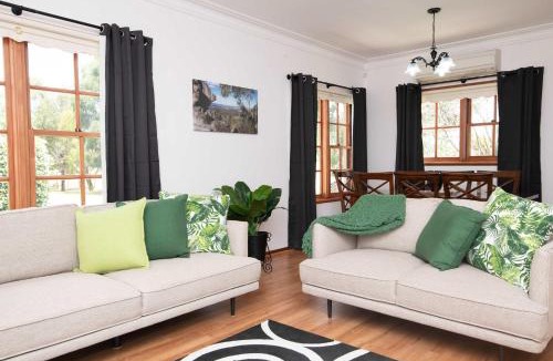 Canobolas House | Thornleigh Cottage