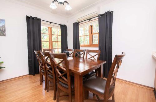 Canobolas House | Thornleigh Cottage