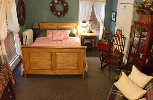 Lansing Bed & Breakfast | Thornton House B&B
