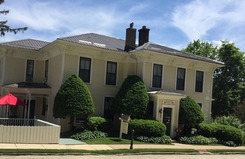 Lansing Bed & Breakfast | Thornton House B&B