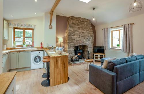 Earlswood House | Thornycroft Cottage