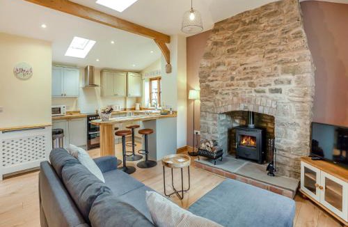 Earlswood House | Thornycroft Cottage