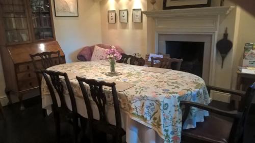 Fylingthorpe Bed & Breakfast | Thorpe Green House Vegetarian Bed & Breakfast