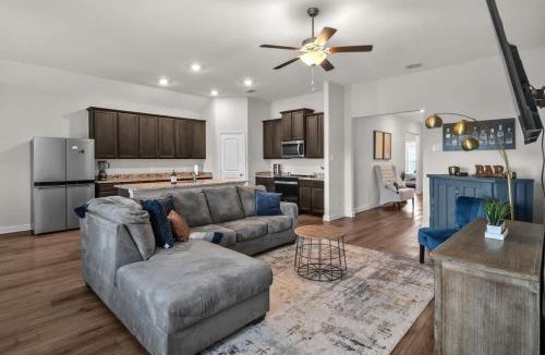Converse House | Thorpe Hollow BRAND NEW 4 BR Home in Converse