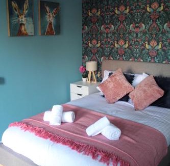 Runnymede Apartment | Thorpe Park Studio - Detached Stay & Free Gated Parking