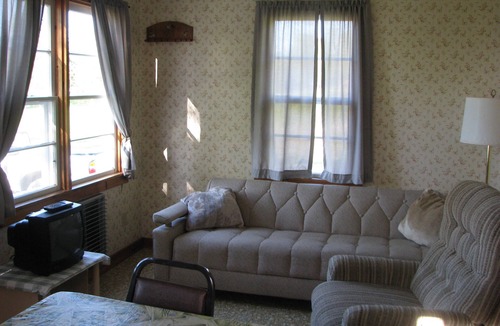 Frontenac Cottage | Thousand Islands cottage on the beautiful St. Lawrence River, marina included