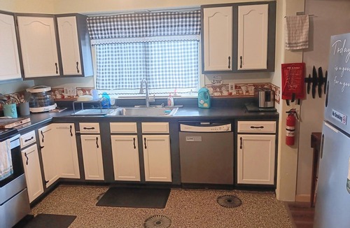 Alexandria Bay House | Thousand Islands FUN -easy 5-8 minutes walk to all