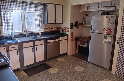 Alexandria Bay House | Thousand Islands FUN -easy 5-8 minutes walk to all
