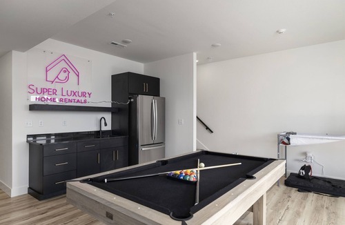 Hollister House | Three 7 bd homes w/hot tubs, sauna, & fire pits