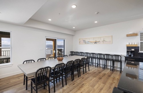 Hollister House | Three 7 bd homes w/hot tubs, sauna, & fire pits