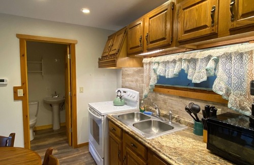 Chestertown Resort | Three Bears, Immaculate 2 Bed/2.5 bath suite, Heat/AC & Washer/dryer