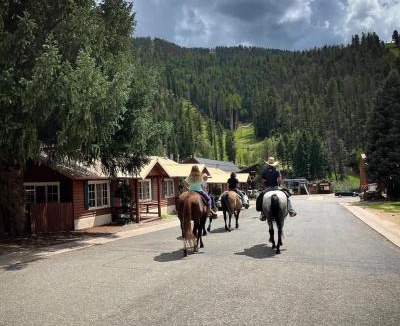 Red River Hotel | Three Bears Lodge