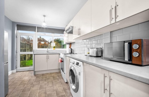 Great Barr House | Three Bed House - Parking - Garden - Great Barr
