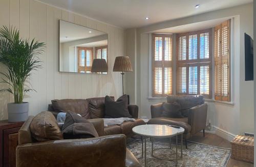 South Richmond House | Three Bedroom House in Central Richmond