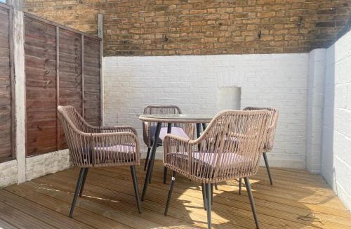 South Richmond House | Three Bedroom House in Central Richmond