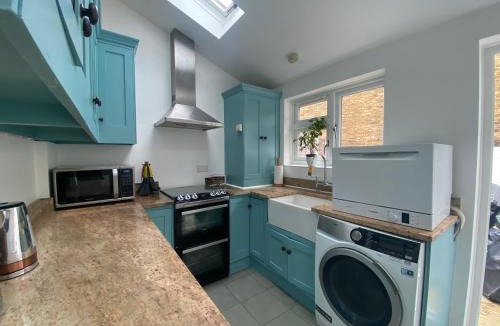 South Richmond House | Three Bedroom House in Central Richmond