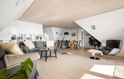 Karrebksminde Apartment | Three-Bedroom Apartment Karrebæksminde With Sea View 03
