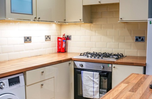 Coatbridge Apartment | Three Bedroom Apartment in Central Coatbridge