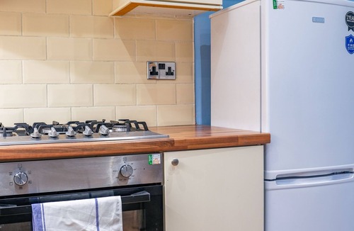 Coatbridge Apartment | Three Bedroom Apartment in Central Coatbridge