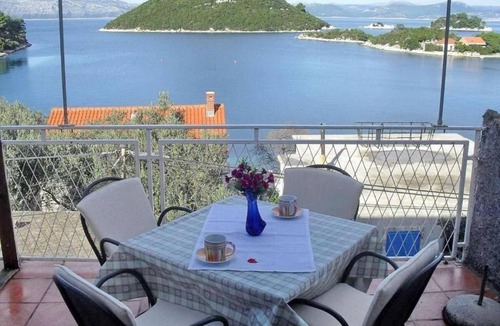 Prozurska Luka Apartment | Three bedroom apartment near beach Prožurska Luka (Mljet) (A-4939-a)
