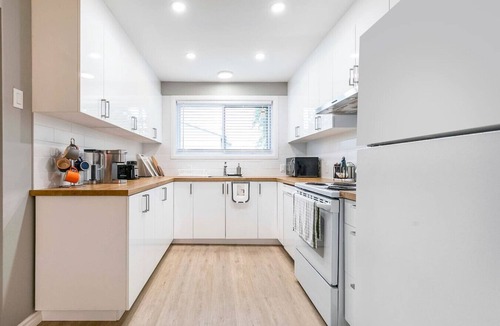 Lafleche Condo | Three bedroom apartment, Free parking. EV charger.