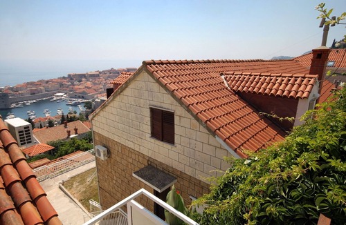 Ploce Apartment | Three bedroom apartment with balcony and sea view Dubrovnik (A-9099-b)