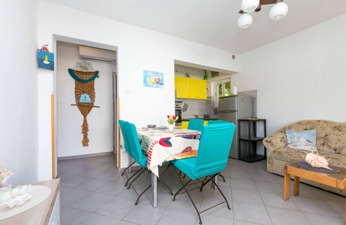 Maslinica Apartment | Three bedroom apartment near beach Maslinica (Šolta) (A-14748-a)