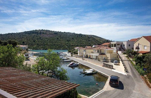 Podglavica Apartment | Three bedroom apartment with balcony and sea view Stupin Čeline, Rogoznica (A-4264-a)