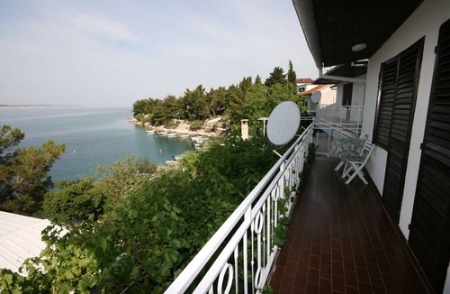 Starigrad Apartment | Three bedroom apartment near beach Starigrad, Paklenica (A-6589-a)