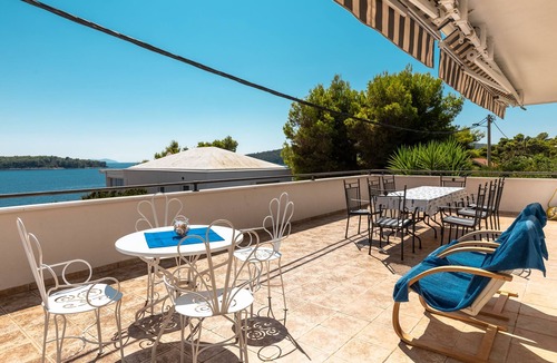 Potirna Apartment | Three bedroom apartment near beach Cove Nova, Korčula (A-11353-a)