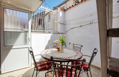 Grad Apartment | Three bedroom apartment with terrace Šibenik (A-21816-b)