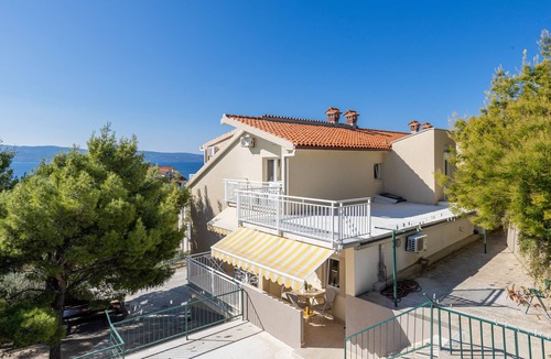 Duce Apartment | Three bedroom apartment with terrace and sea view Duće, Omiš (A-946-a)