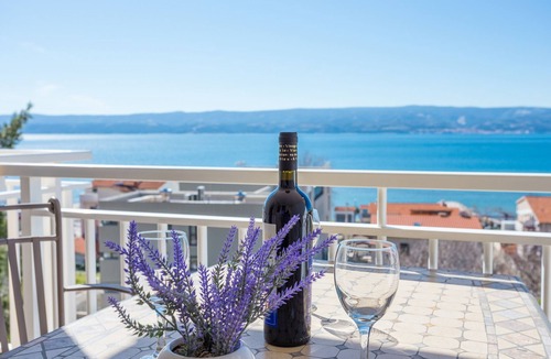 Duce Apartment | Three bedroom apartment with terrace and sea view Duće, Omiš (A-946-a)